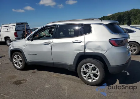 2024 Jeep Compass Latitude z USA, uszkodzony, nr VIN 3C4NJDBN7RT119280